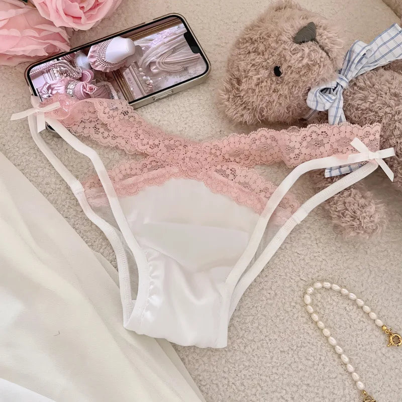 Braguita de raso con ribete de encaje