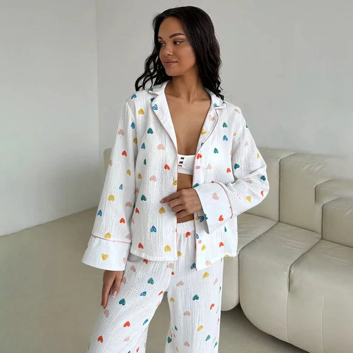 Pijama con corazoncitos multicolores
