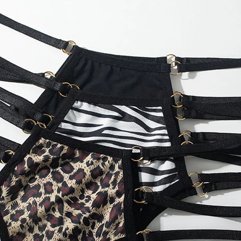 Braguita con tiras y estampado animal