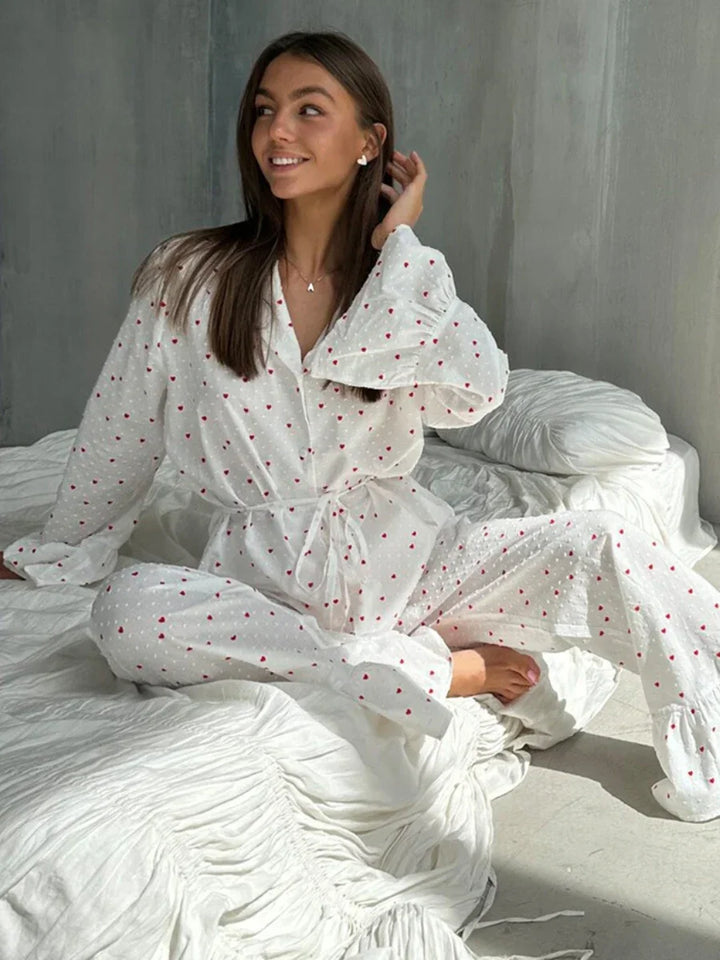 Pijama con manga ancha y corazoncitos