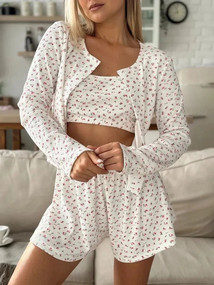 Conjunto de ropa interior de noche con estampado floral