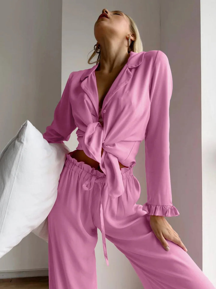 Pijama con camiseta y ribete de volantes