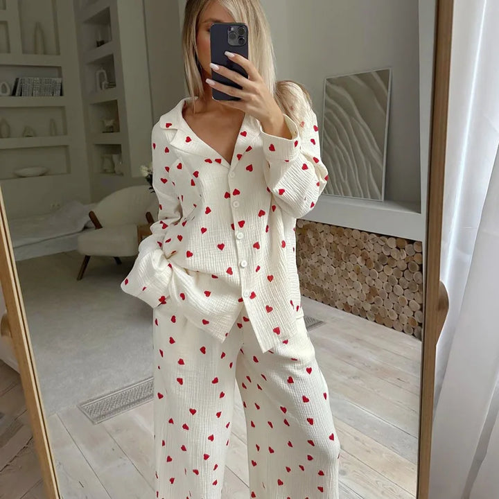 Conjunto de muselina con corazoncitos
