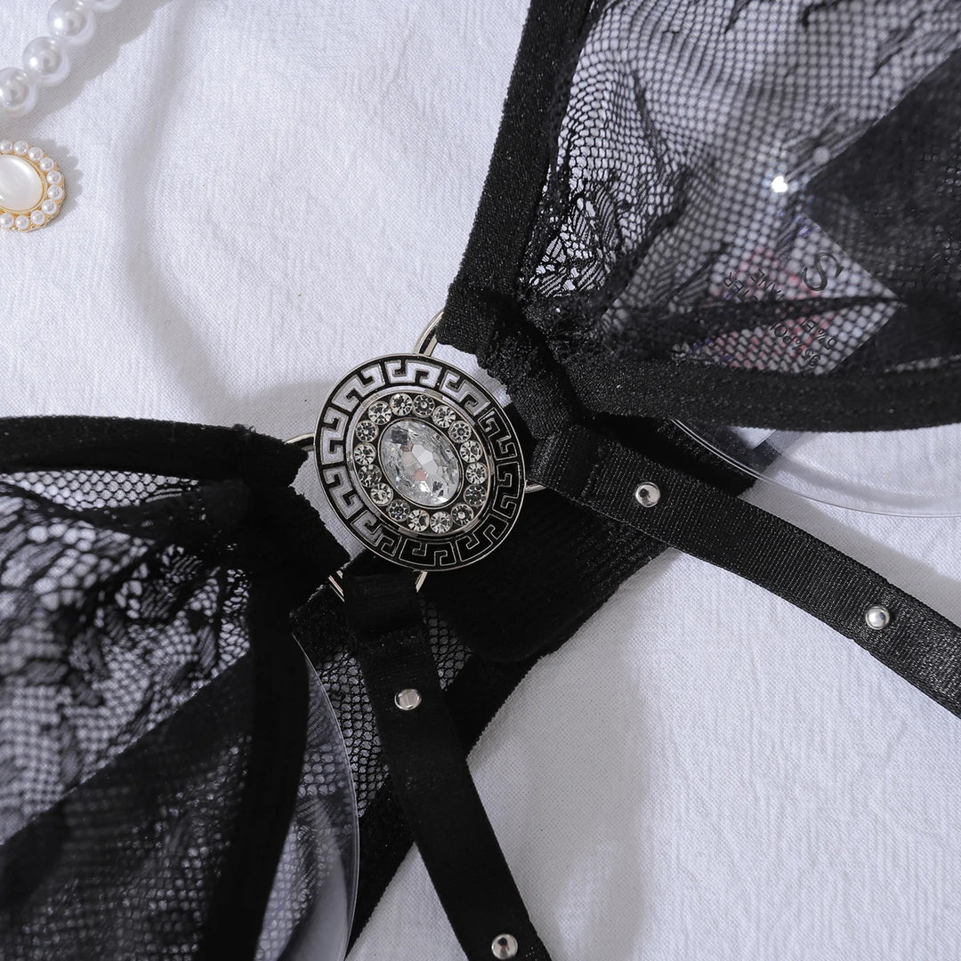 Camisón seductivo de encaje con braguita y medias