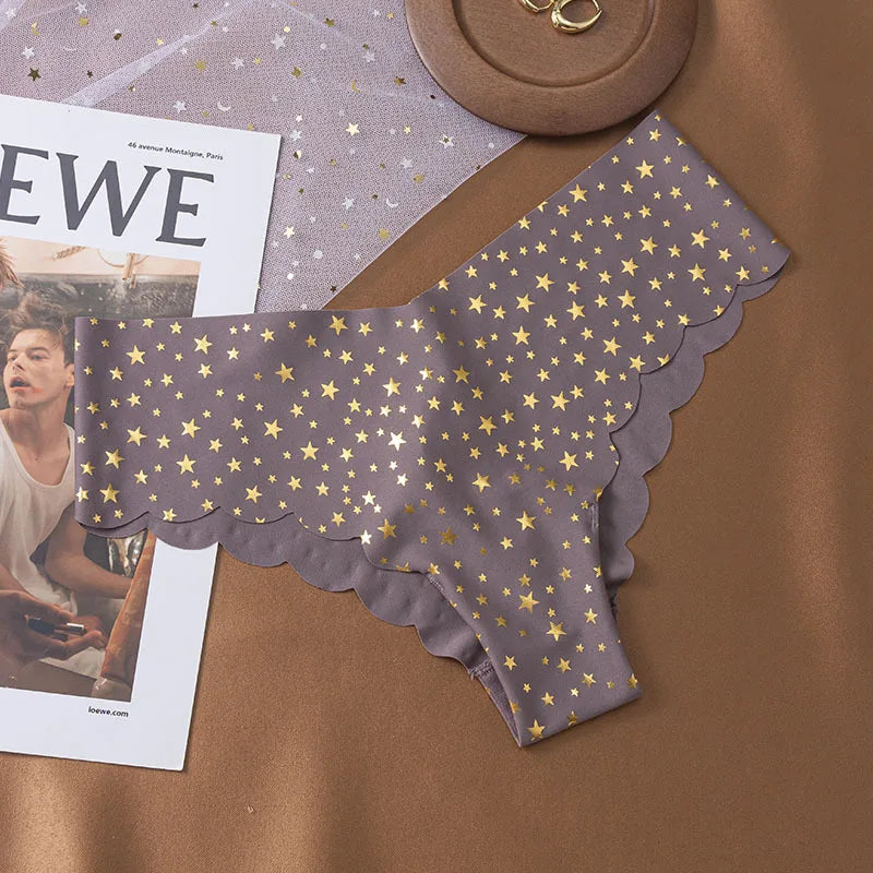 Braguita con borde de volantes y estampado brillante