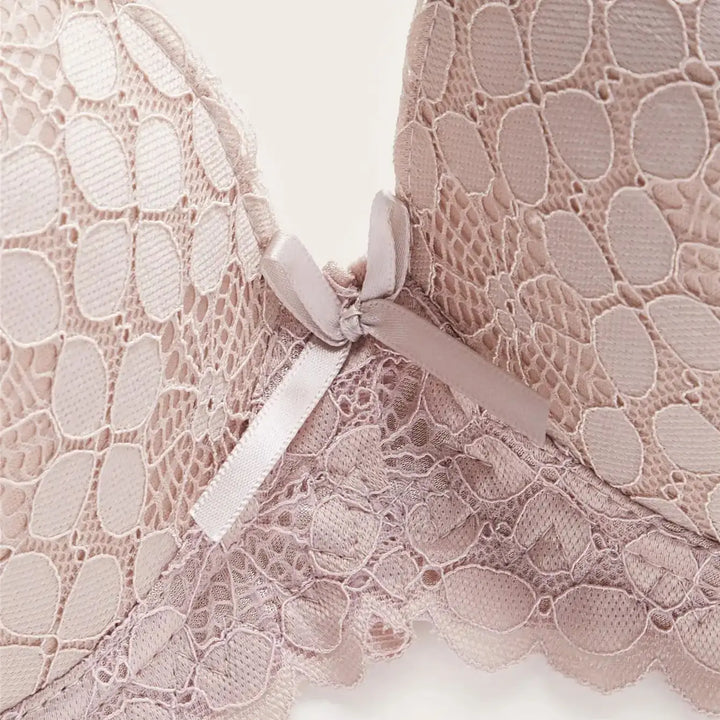 Sujetador con encaje y aros