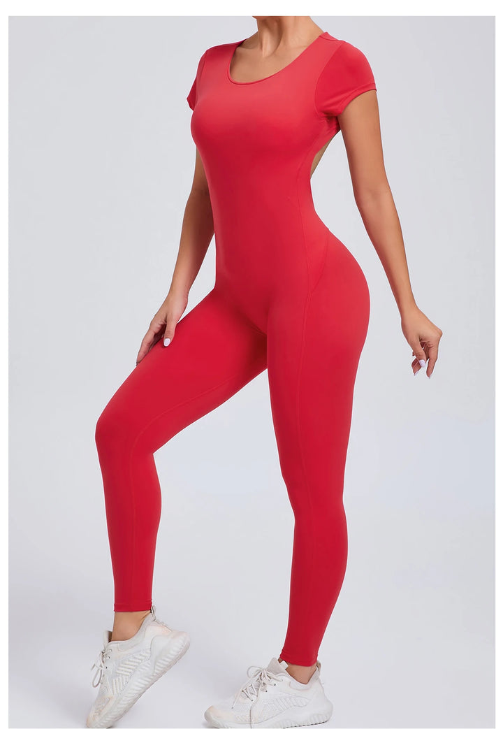 Mono deportivo con espalda descubierta