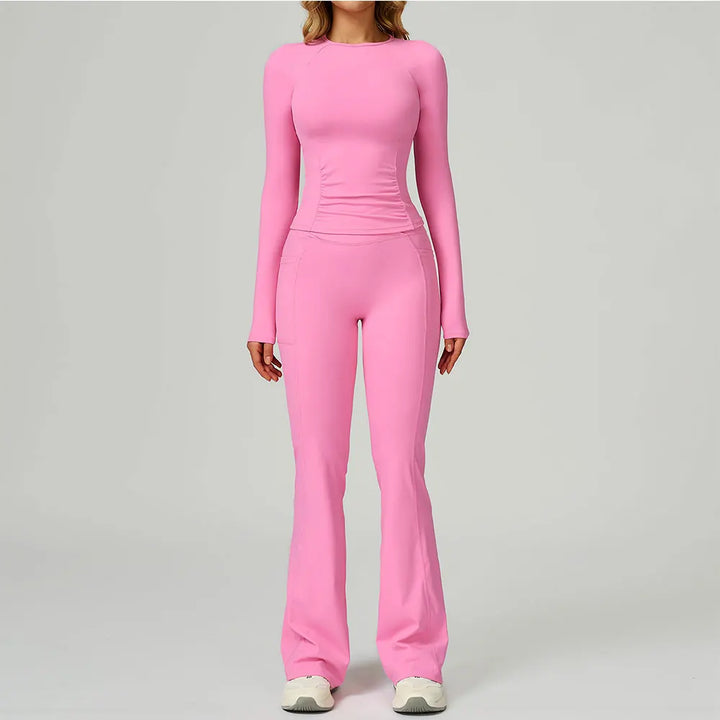 Traje deportivo con manga larga y pantalones de campana