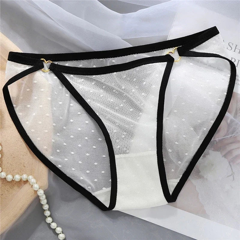 Braguita clásica de malla con detalles metálicos