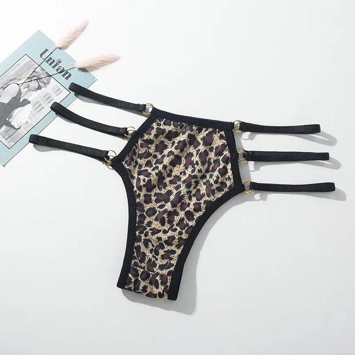 Braguita con tiras y estampado animal