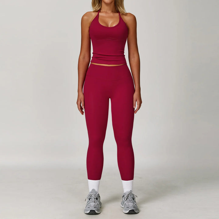 Conjunto deportivo con leggings y lazado en cuello