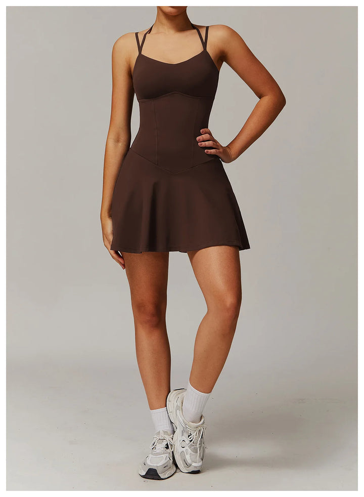 Vestido deportivo con pantalones escondidos
