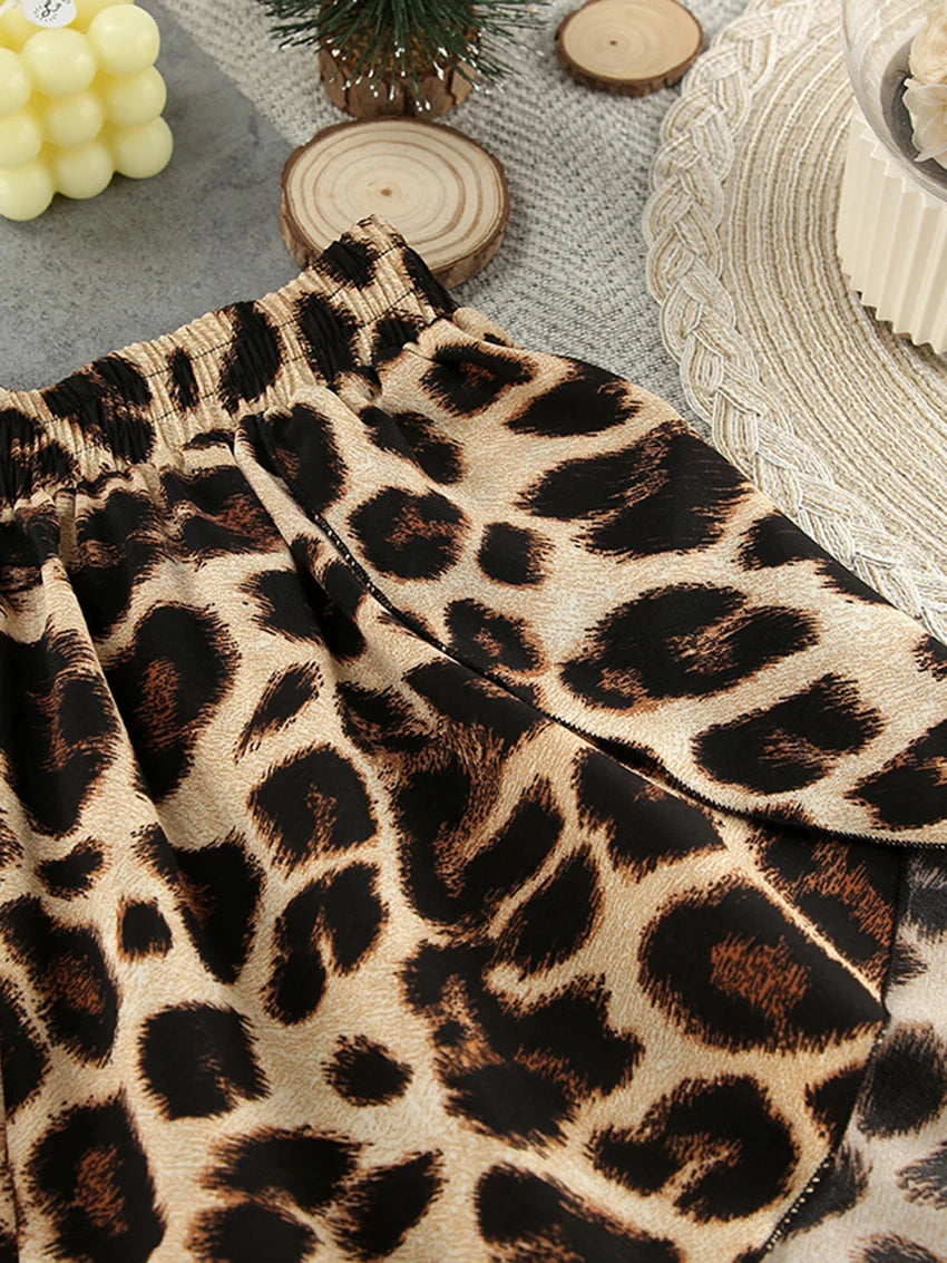Conjunto de noche con bata y estampado animal