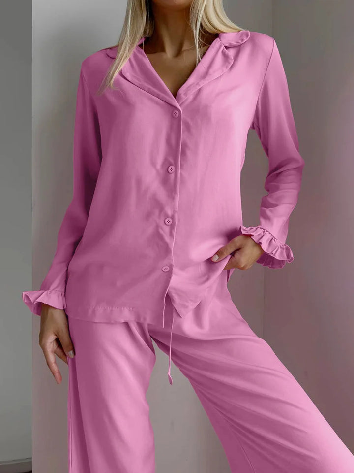 Pijama con camiseta y ribete de volantes