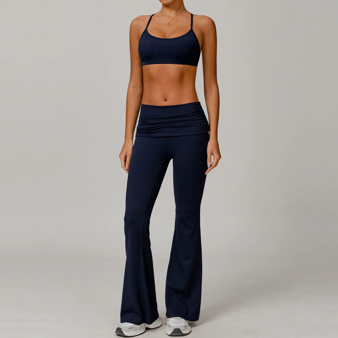 Conjunto deportivo con pantalones de campana