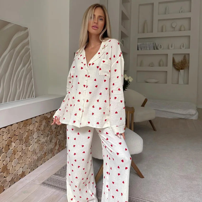 Conjunto de muselina con corazoncitos