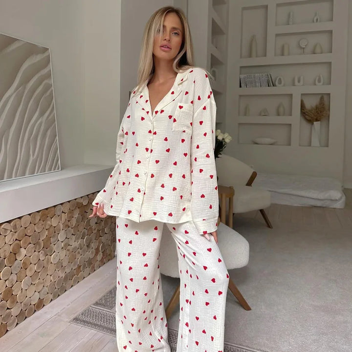 Conjunto de muselina con corazoncitos