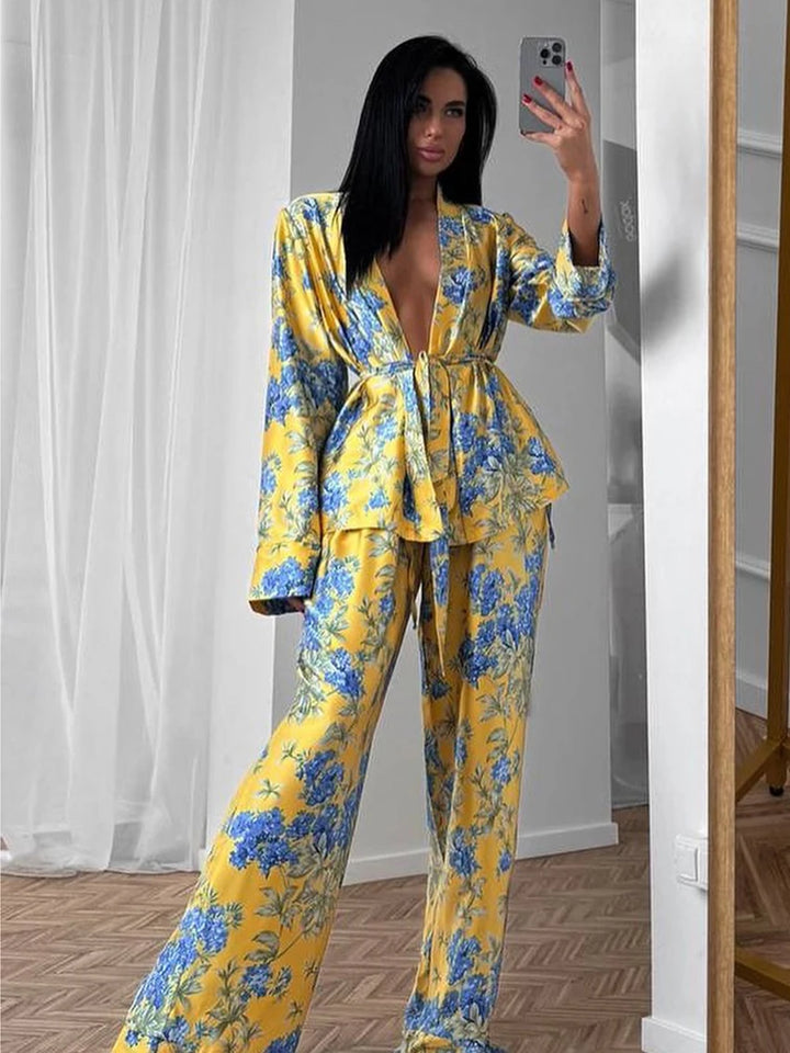 Conjunto estampado con flores y bata