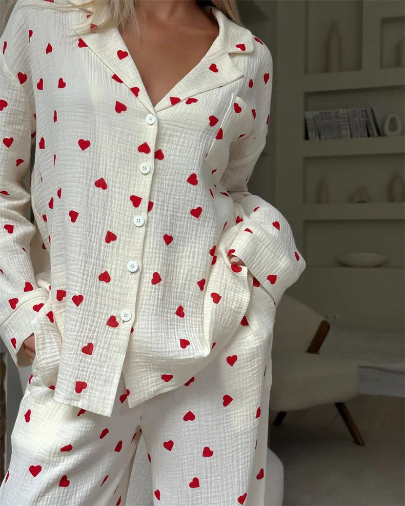 Conjunto de muselina con corazoncitos