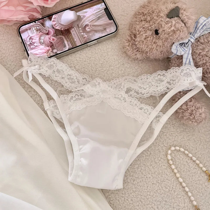 Braguita de raso con ribete de encaje