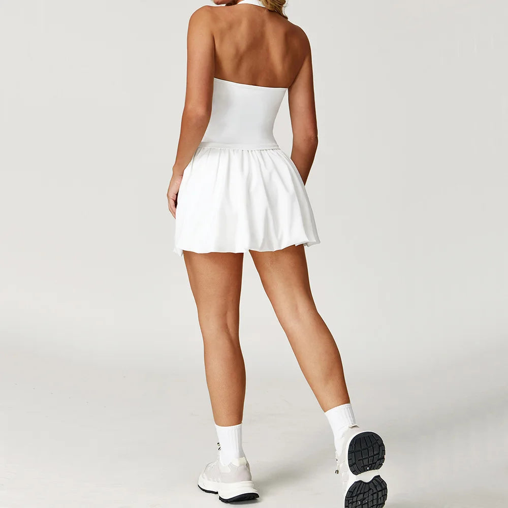 Conjunto deportivo con minifalda y top