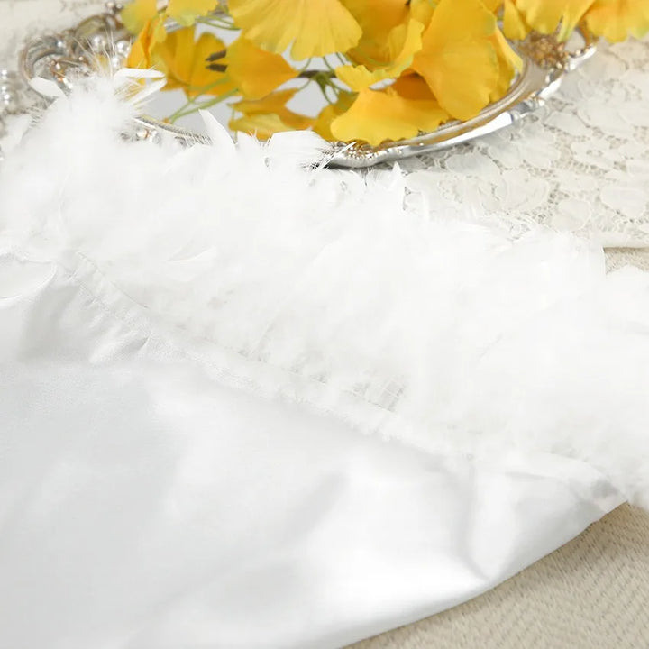 Lencería de novia para boda con bata y plumas