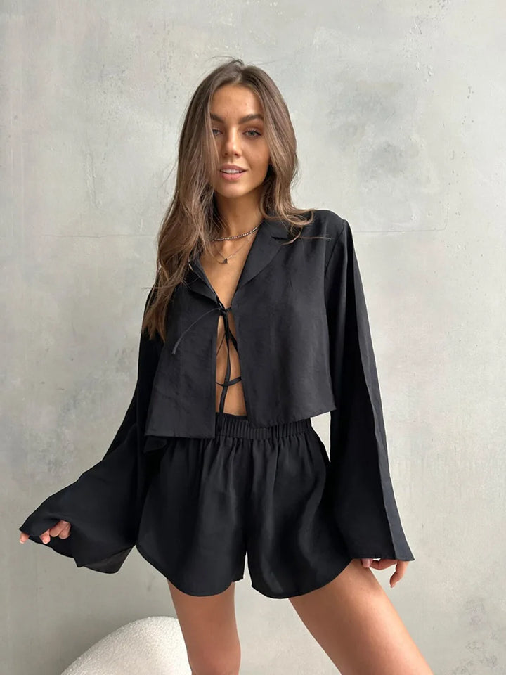 Conjunto con lazado y manga ancha