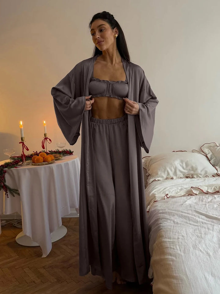 Conjunto de raso con kimono largo