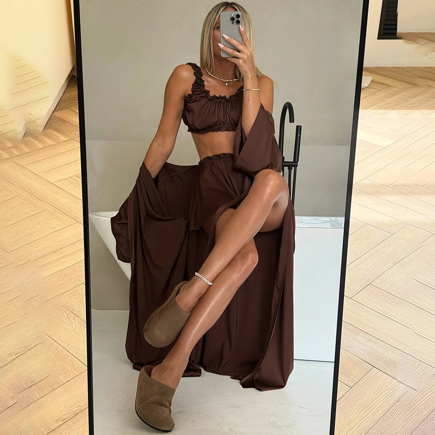 Conjunto marrón con kimono y volantes