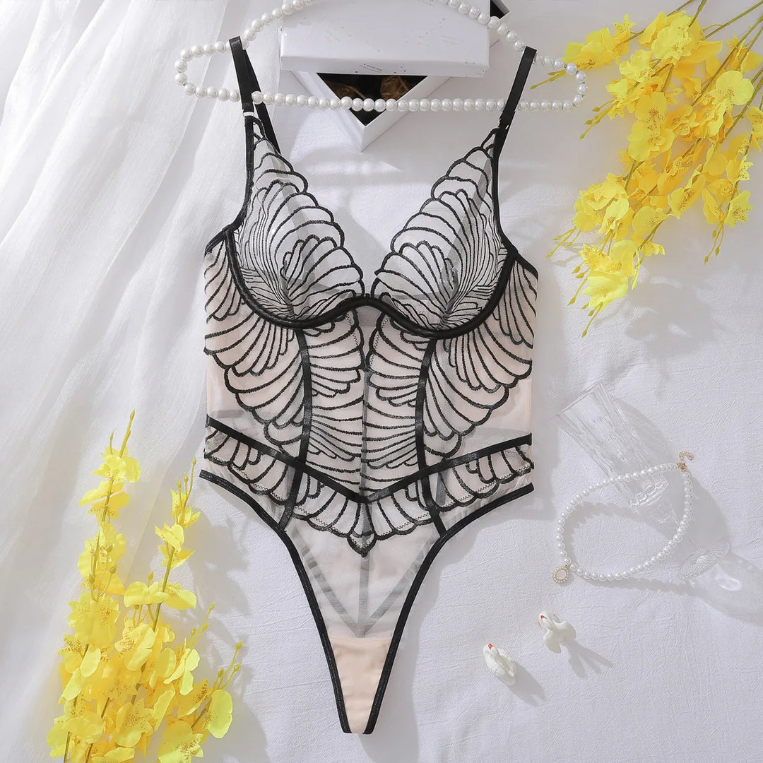 Body semitransparente con bordado