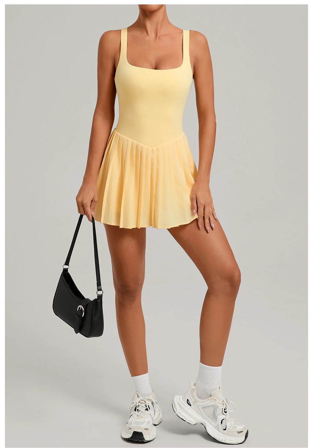 Vestido de tenis con espalda descubierta