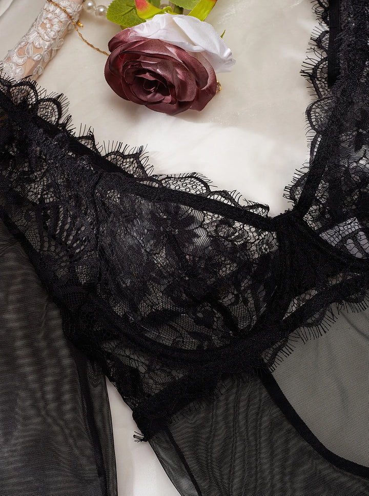 Body de malla con manga larga y ribete de encaje