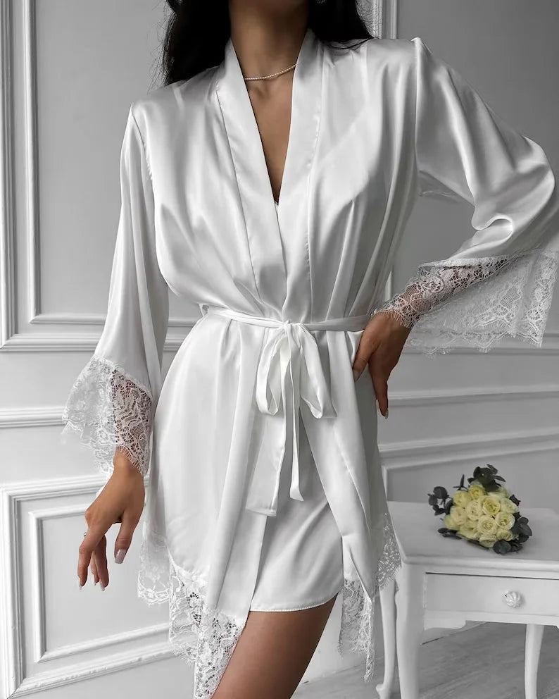 Lencería de raso de noche de bodas