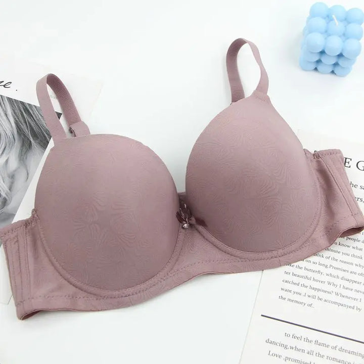 Sujetador de talla grande con ribete de lacito