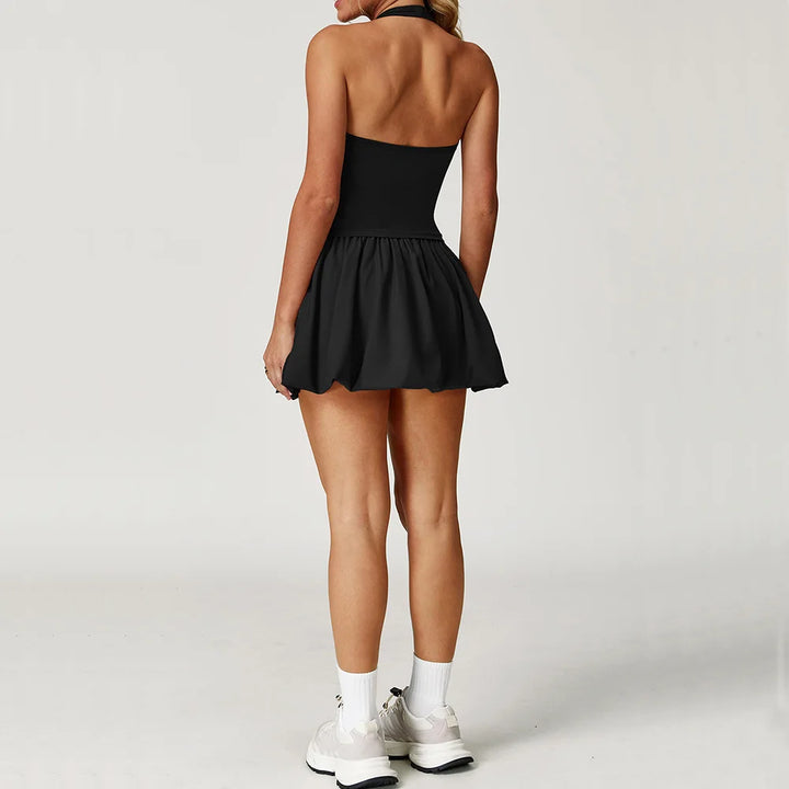 Conjunto deportivo con minifalda y top