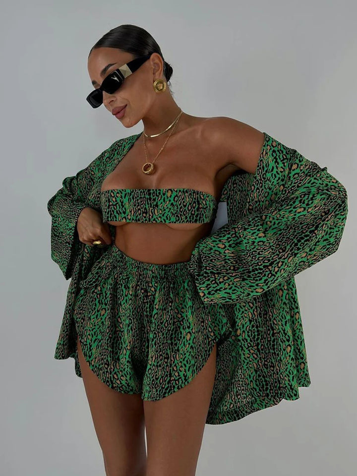 Conjunto verde con estampado de leopardo