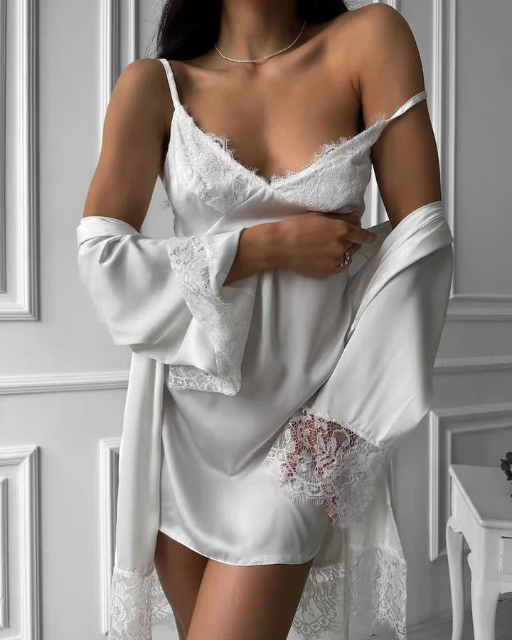 Lencería de raso de noche de bodas