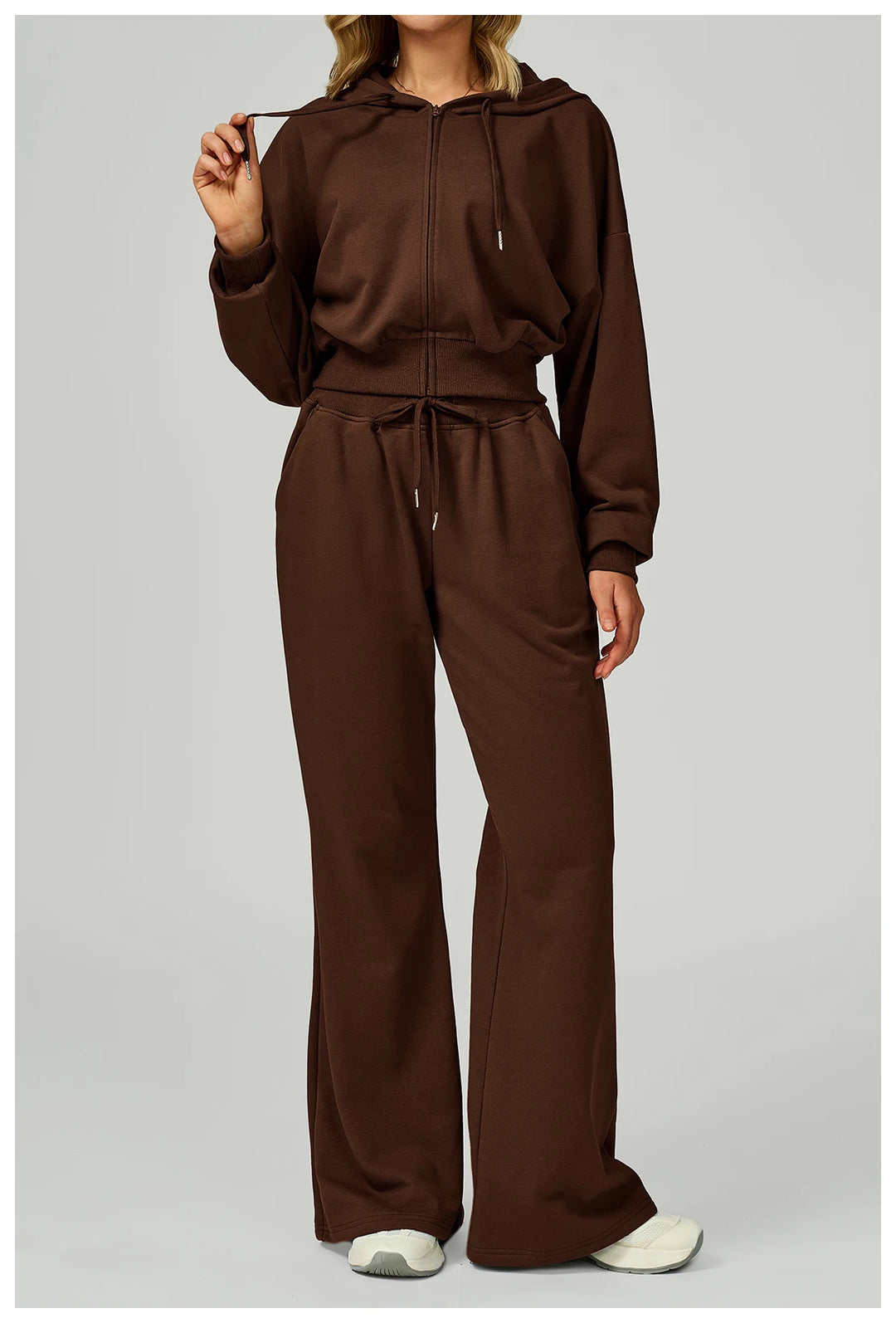 Chándal deportivo con sudadera y capucha