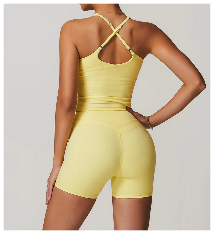 Top deportivo con tirantes cruzados