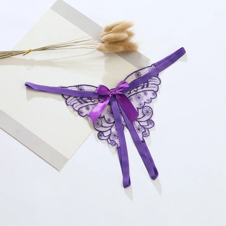 Tanga con abertura y bordado de mariposa